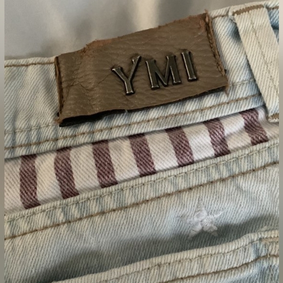 Ymi light wash jean shorts - Picture 3 of 4